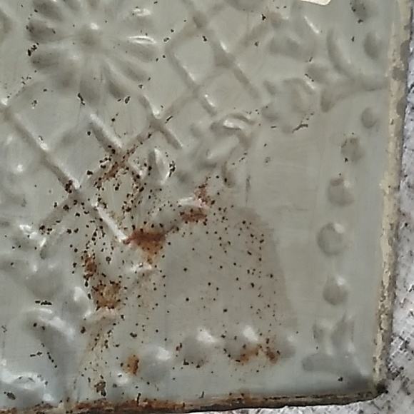 Vintage painted tin tile magnet board - Picture 6 of 8